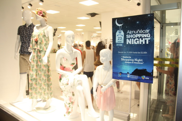 Este sábado se celebra en Almuñécar el último Shopping Nigth del verano.